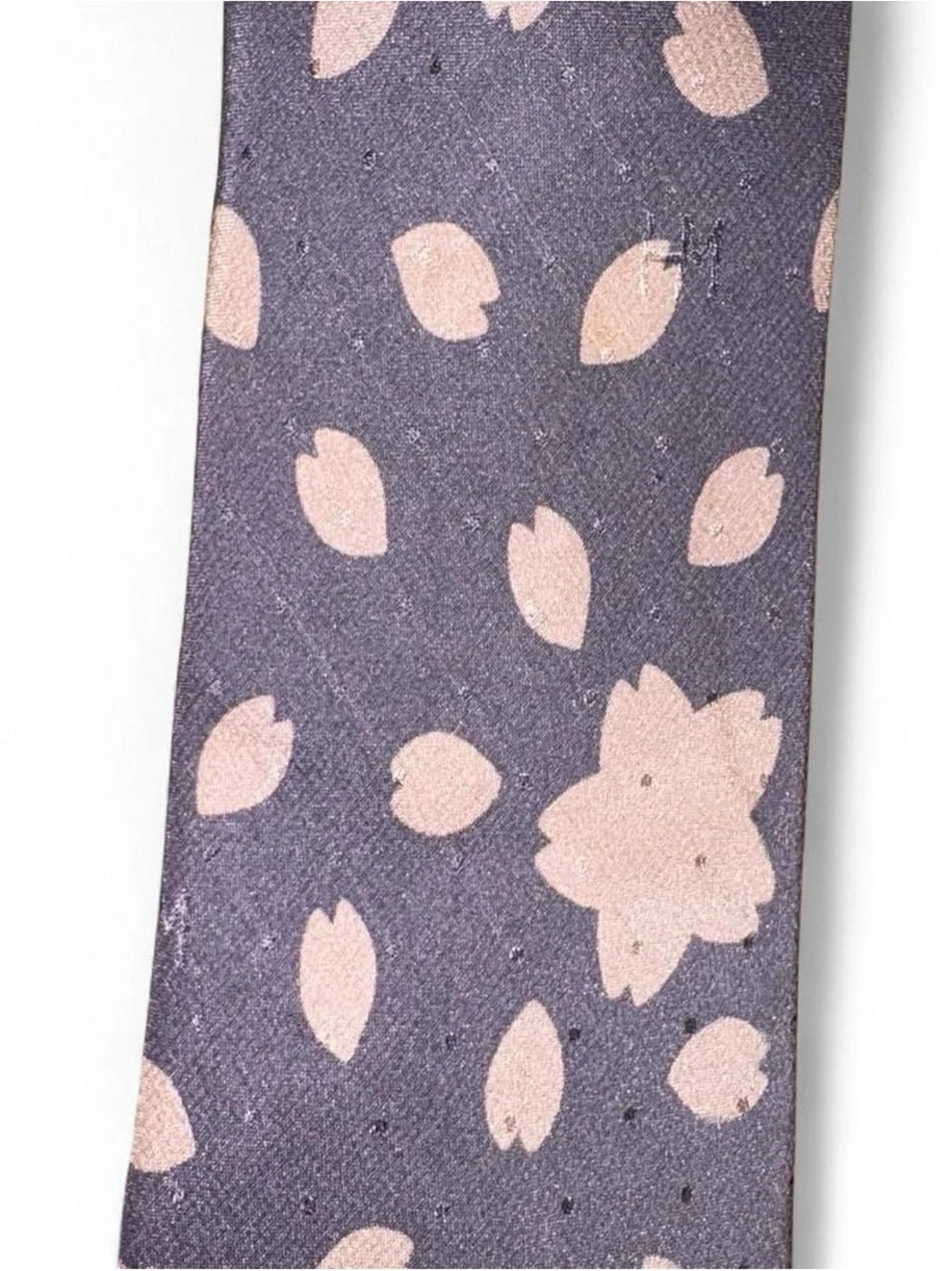 Hanae mori vintage Pink Leaf Pattern Gray Silk Tie